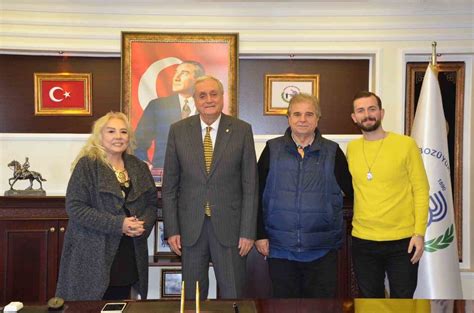 Başkan Bakkalcıoğlu’na Zeki Müren’in ailesiyle bir araya geldis
